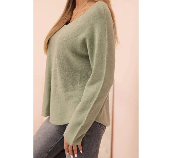 Dámsky viskózový sveter s výstrihom v tvare V svetlej khaki farby