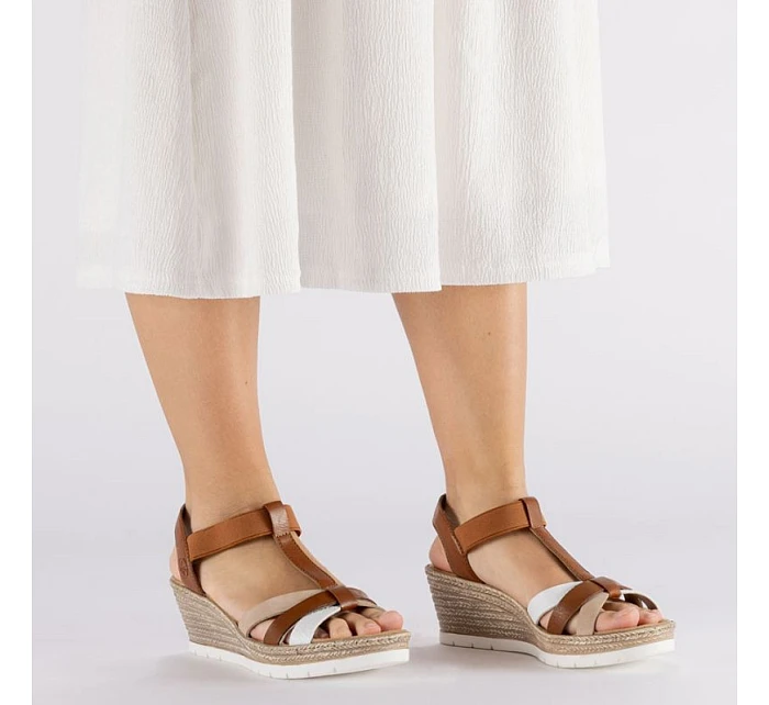 Hnedé dámske sandále na platforme Rieker 61995-81 Hnedé dámske sandále na platforme Rieker 61995-81