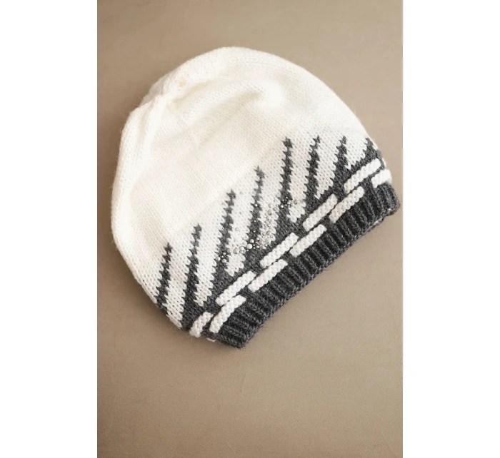 Dámská zimní čepice vlněná s krystaly a vzorem model 21859357 mocca - K-Fashion