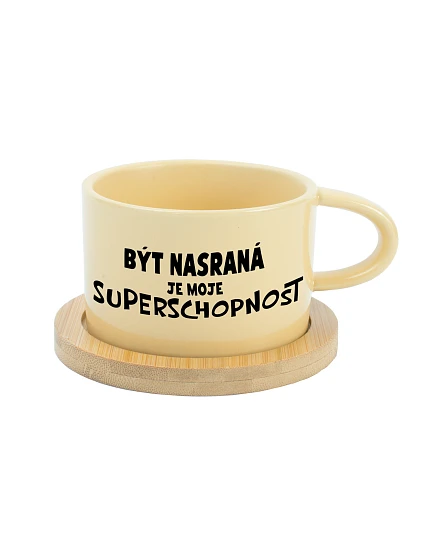 Byť naštvaný je moja nadprirodzená vlastnosť - žltý hrnček s makrónkou 200 ml