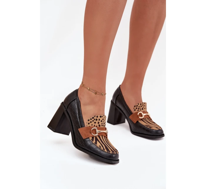 Dámské polobotky na podpatku s a zlatým detailem model 21709866 - Boto