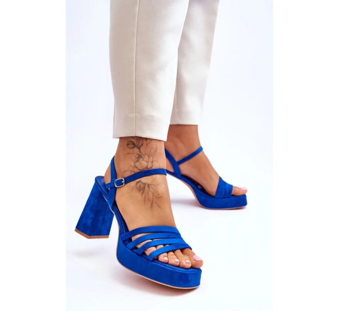 Sandále na podpätku model 179123 Vykročte štýlovo Sandále na podpätku model 179123 Vykročte štýlovo