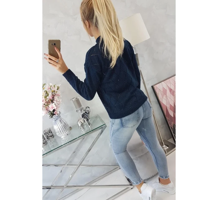 Svetr s polovičním rolákem a model 18745516 vzorem tmavě modrý - K-Fashion