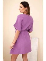 Mušelínové šaty s pásom fialové
