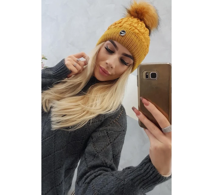 Čepice model 18743584 hořčice - K-Fashion