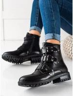 Pohodlné dámske čierne členkové topánky na plochom podpätku Pohodlné dámske čierne členkové topánky na plochom podpätku