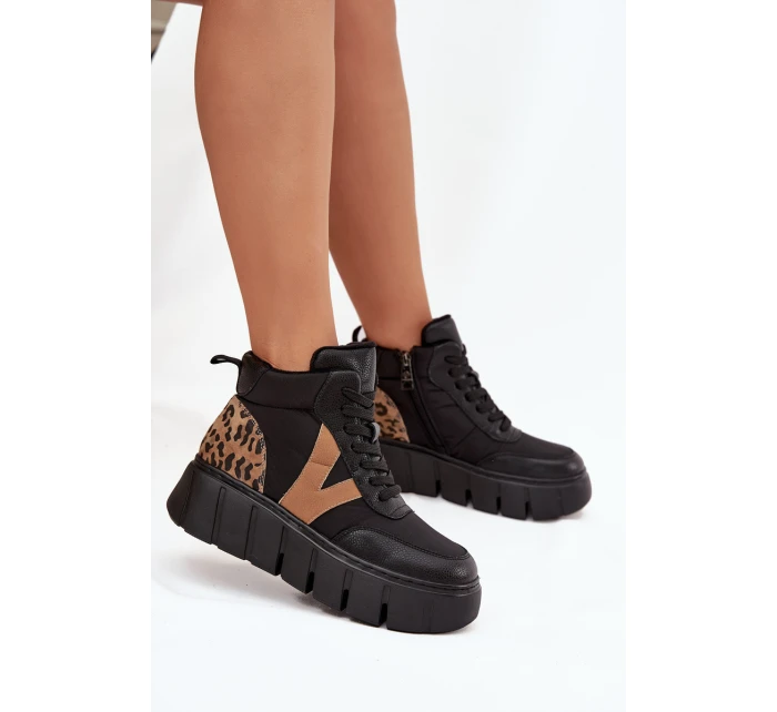 Kožené dámské kozačky na platformě vyhřívané model 21708041 Černé - VINCEZA Kožené dámské kozačky na platformě vyhřívané model 21708041 Černé - VINCEZA