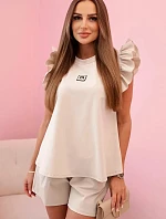 Dámska súprava s volánom - blúzka s krátkym rukávom a šortky s gumičkou béžová