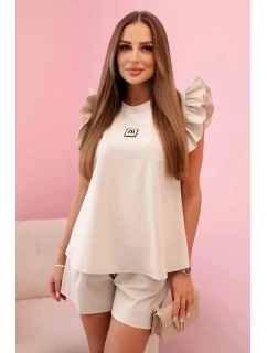 Dámska súprava s volánom - blúzka s krátkym rukávom a šortky s gumičkou béžová