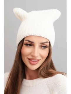 Dámska zimná vlnená čiapka v mačacom strihu z rebrovanej pleteniny K419 ecru