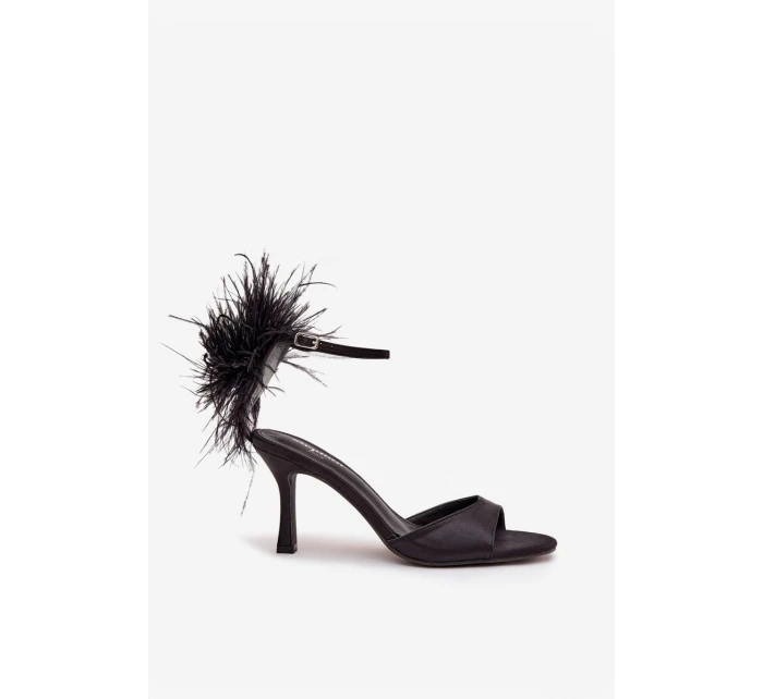 Caelina sandále na podpätku s pierkami - čierne Caelina sandále na podpätku s pierkami - čierne