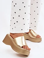 Dámské sandály na platformě zlaté Virelia