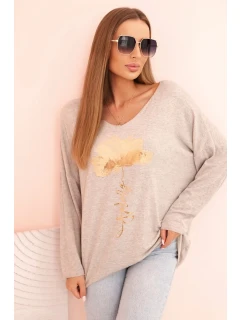 Dámska viskózna blúzka s dlhými rukávmi a zlatou kvetinovou potlačou béžovej farby
