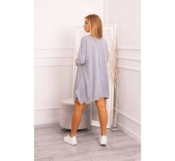 Šaty s potlačou a rozšírenou spodnou časťou šedej