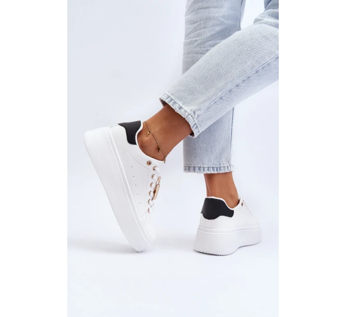 Dámské tenisky s ozdobou Bílé model 21648400 - Boto Dámské tenisky s ozdobou Bílé model 21648400 - Boto