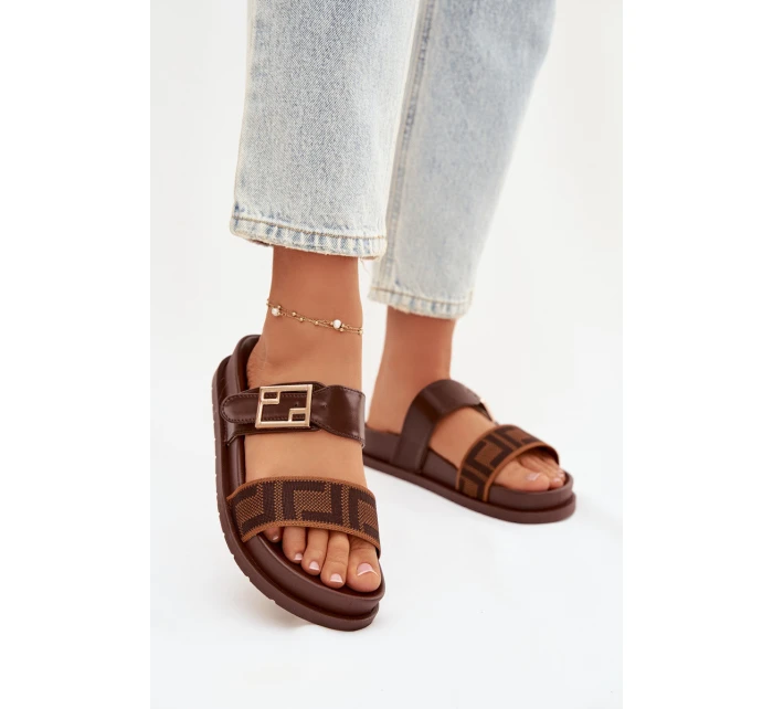 Dámské pantofle s zlatým sponou hnědé model 21898353 - Boto