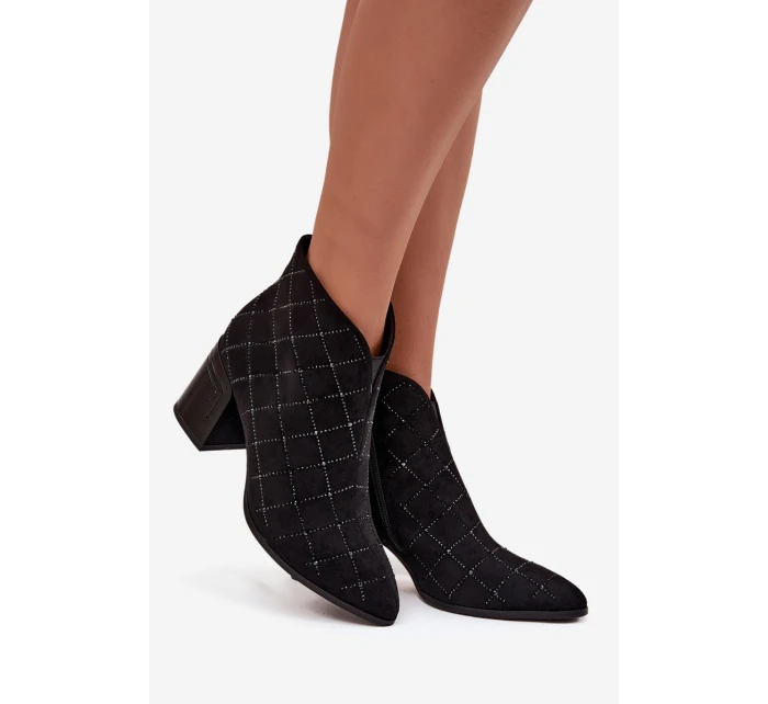 Botki Damskie Na Słupku Ze Zdobieniem D&A MR52-133 Czarne