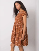 Dámské šaty model 20965290 001 Hnědá s květy - FPrice Dámské šaty model 20965290 001 Hnědá s květy - FPrice