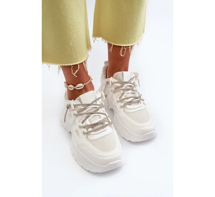Dámske tenisky na pevnej podrážke s ozdobným šnurovaním biela Relissa Dámske tenisky na pevnej podrážke s ozdobným šnurovaním biela Relissa