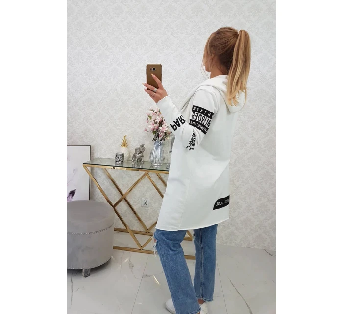 Voľný sveter s nápisom 033 krémový - Kesi