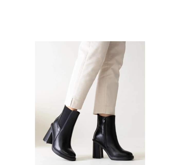 Topánky na podpätku model 205806 Solea