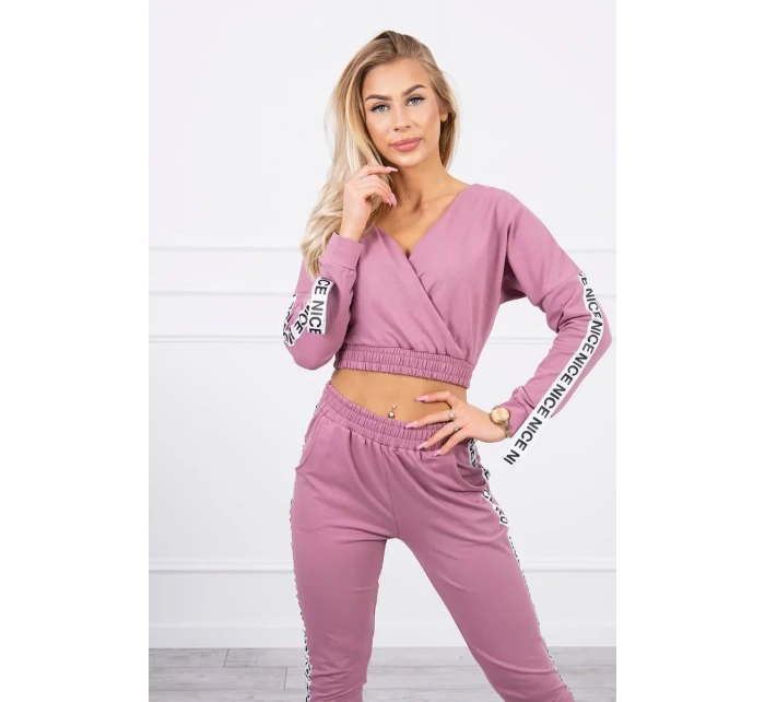 Sada s ozdobnými stuhami tmavo ružová