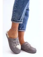 Lesklé dámské pantofle šedé model 21641364 - Boto