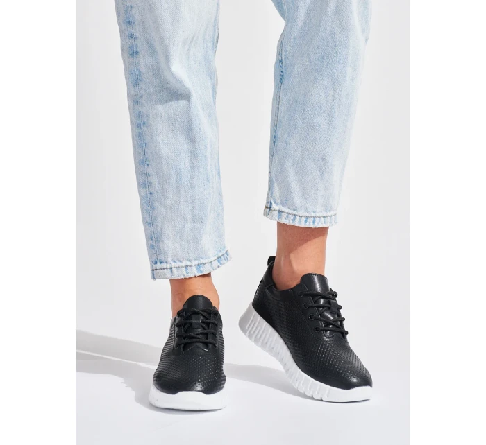 Štýlové dámske čierne topánky na platforme Štýlové dámske čierne topánky na platforme