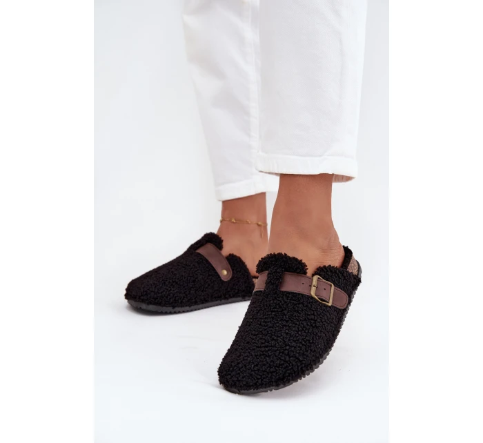 Dámské pantofle s kožíškem Černé model 21709355 - Boto Dámské pantofle s kožíškem Černé model 21709355 - Boto