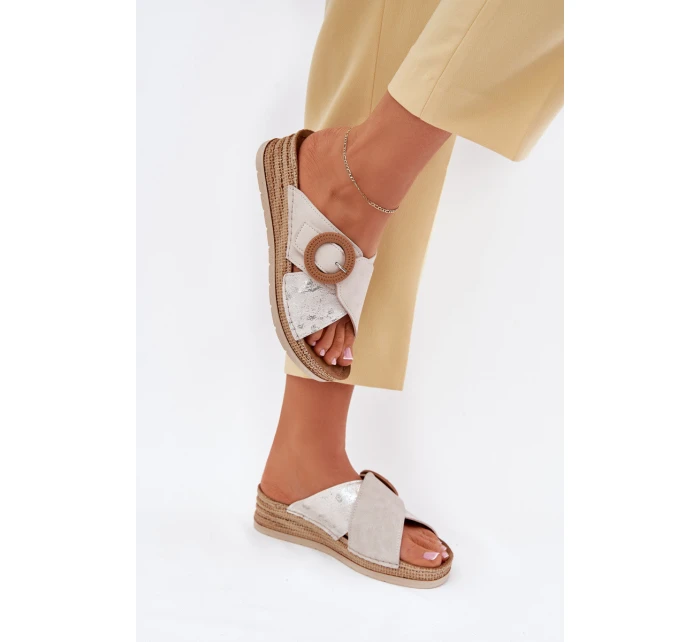 Klapki Damskie Na Koturnie Z Ozdobną Klamrą Inblu RV000012 Jasnobeżowe