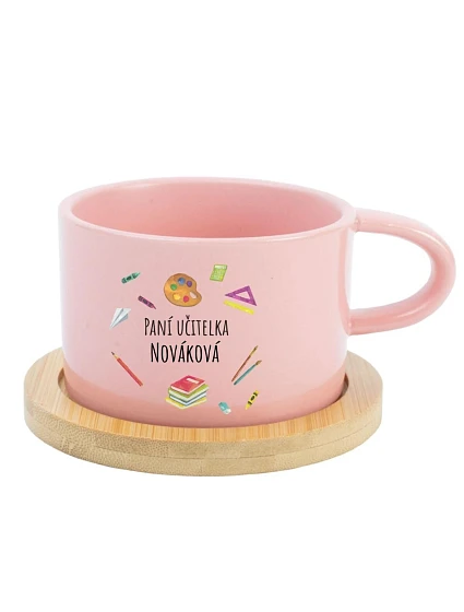 Personalizovaný keramický hrnček „MAKRONKA“ pre pani učiteľku/pána učiteľa (učebné pomôcky) Personalizovaný keramický hrnček „MAKRONKA“ pre pani učiteľku/pána učiteľa (učebné pomôcky)