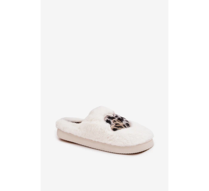 Dámske kožušinové papuče so srdcom - sivé Amandra Dámske kožušinové papuče so srdcom - sivé Amandra