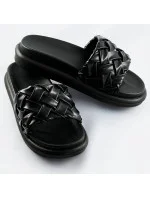 Černé dámské pantofle se páskem model 17349554 Černé dámské pantofle se páskem model 17349554