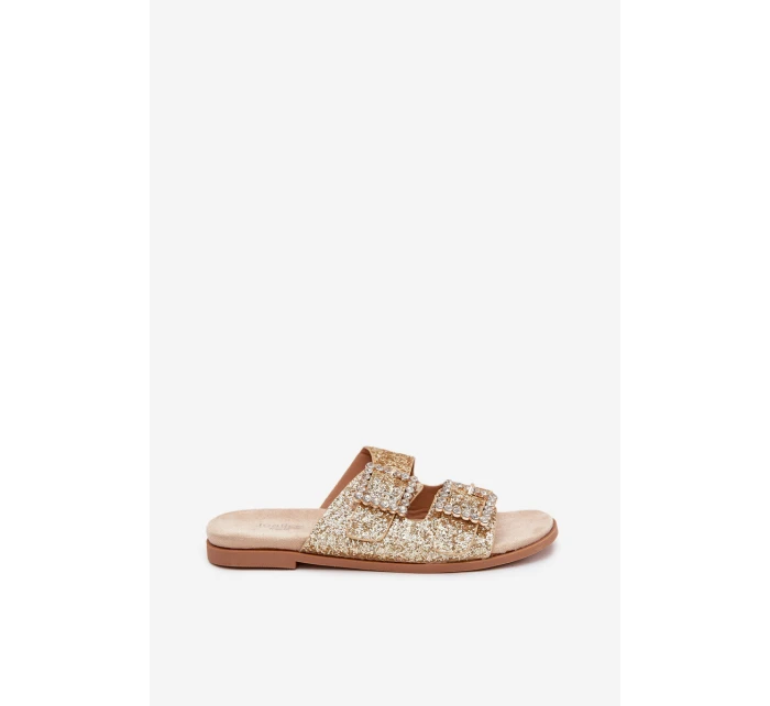 Lesklé zdobené pantofle s přezkami na plochém podpatku zlaté model 21705541 - Boto Lesklé zdobené pantofle s přezkami na plochém podpatku zlaté model 21705541 - Boto