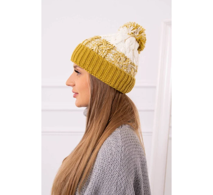 Dámská čepice s bambulí Abigail model 18751657 - K-Fashion Dámská čepice s bambulí Abigail model 18751657 - K-Fashion