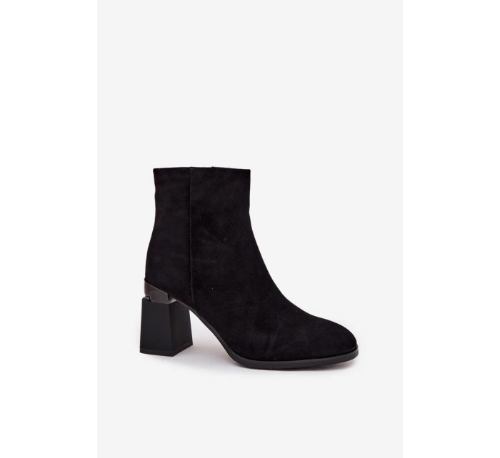 Botki Damskie Z Naturalnego Zamszu Na Słupku Ocieplane D&A CR52-718 Czarne