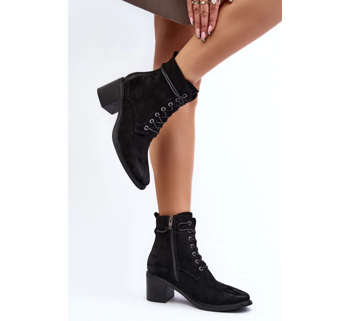 Dámské botky na nízkém podpatku se šněrováním černé model 21644862 - Boto Dámské botky na nízkém podpatku se šněrováním černé model 21644862 - Boto