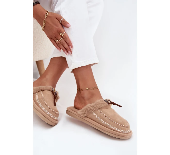 Dámske kožušinové papuče s kožušinou a výšivkou - béžové Perivelle Dámske kožušinové papuče s kožušinou a výšivkou - béžové Perivelle