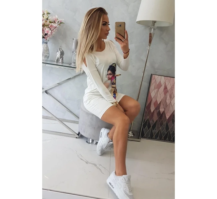 Šaty s grafickou a farebnou 3D mašľou ecru Šaty s grafickou a farebnou 3D mašľou ecru