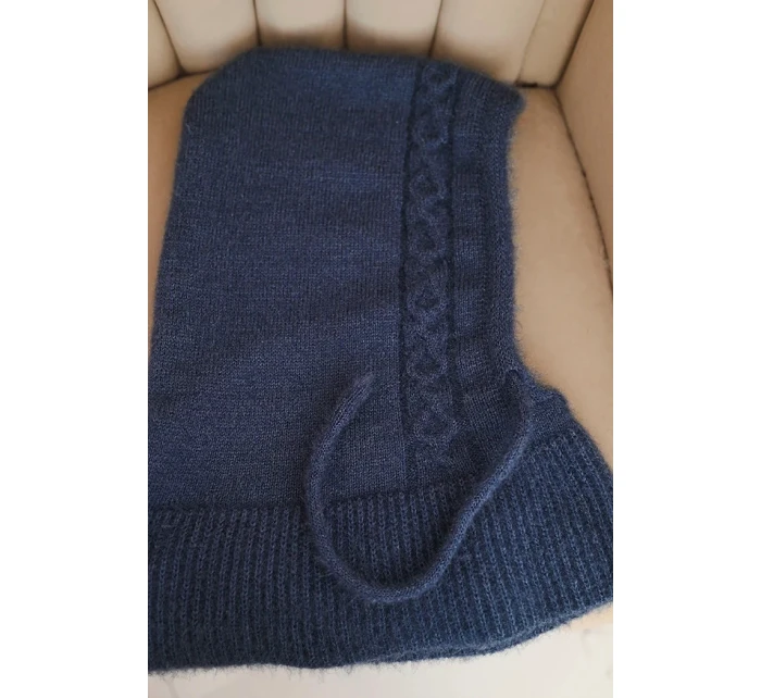 Dámská čepice s kapucí a pleteným vzorem bílá Dámská čepice s kapucí a pleteným vzorem bílá