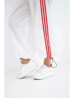 Dámský bavlněný komplet s oversized kalhotami a model 22294726 lampasy bílý - K-Fashion Dámský bavlněný komplet s oversized kalhotami a model 22294726 lampasy bílý - K-Fashion