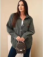 Dámská košile oversize z model 22347748 z kapsami a dlouhým rukávem z bavlny khaki - K-Fashion