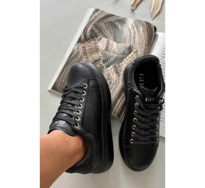 Dámské tenisky z pravé kůže model 21711761 Černé - Goe Dámské tenisky z pravé kůže model 21711761 Černé - Goe