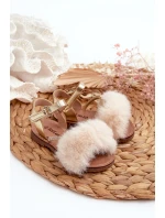 Dětské sandálky na suchý zip s kožíškem Zlaté model 21662983 - Boto Dětské sandálky na suchý zip s kožíškem Zlaté model 21662983 - Boto