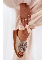 Dámské Pantofle Na Klínu S Mašlí Zlaté model 21692807 - Boto Dámské Pantofle Na Klínu S Mašlí Zlaté model 21692807 - Boto