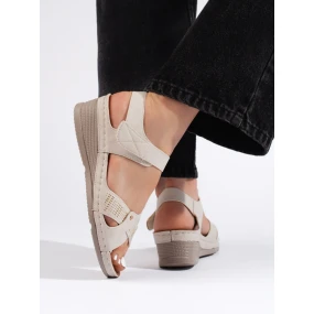 Zaujímavé hnedé sandále na platforme pre ženy