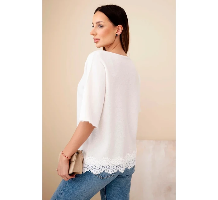 Dámský svetr s krátkým rukávem a krajkou béžový