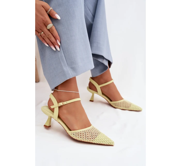 Sandále na podpätku model 225216 Vykročte štýlovo