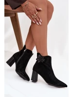 Dámske semišové čižmy na podpätku so zdobením D&A - čierne Dámske semišové čižmy na podpätku so zdobením D&A - čierne