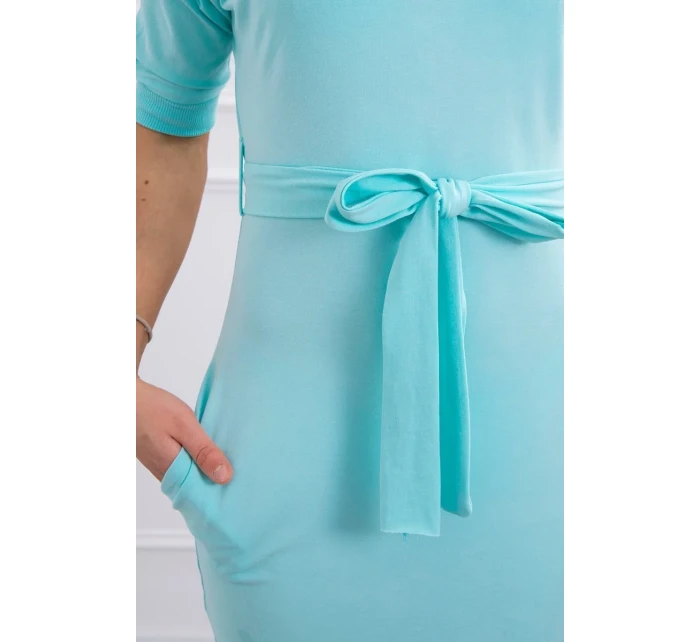 Šaty s model 18746552 na ramenou mátové - K-Fashion Šaty s model 18746552 na ramenou mátové - K-Fashion